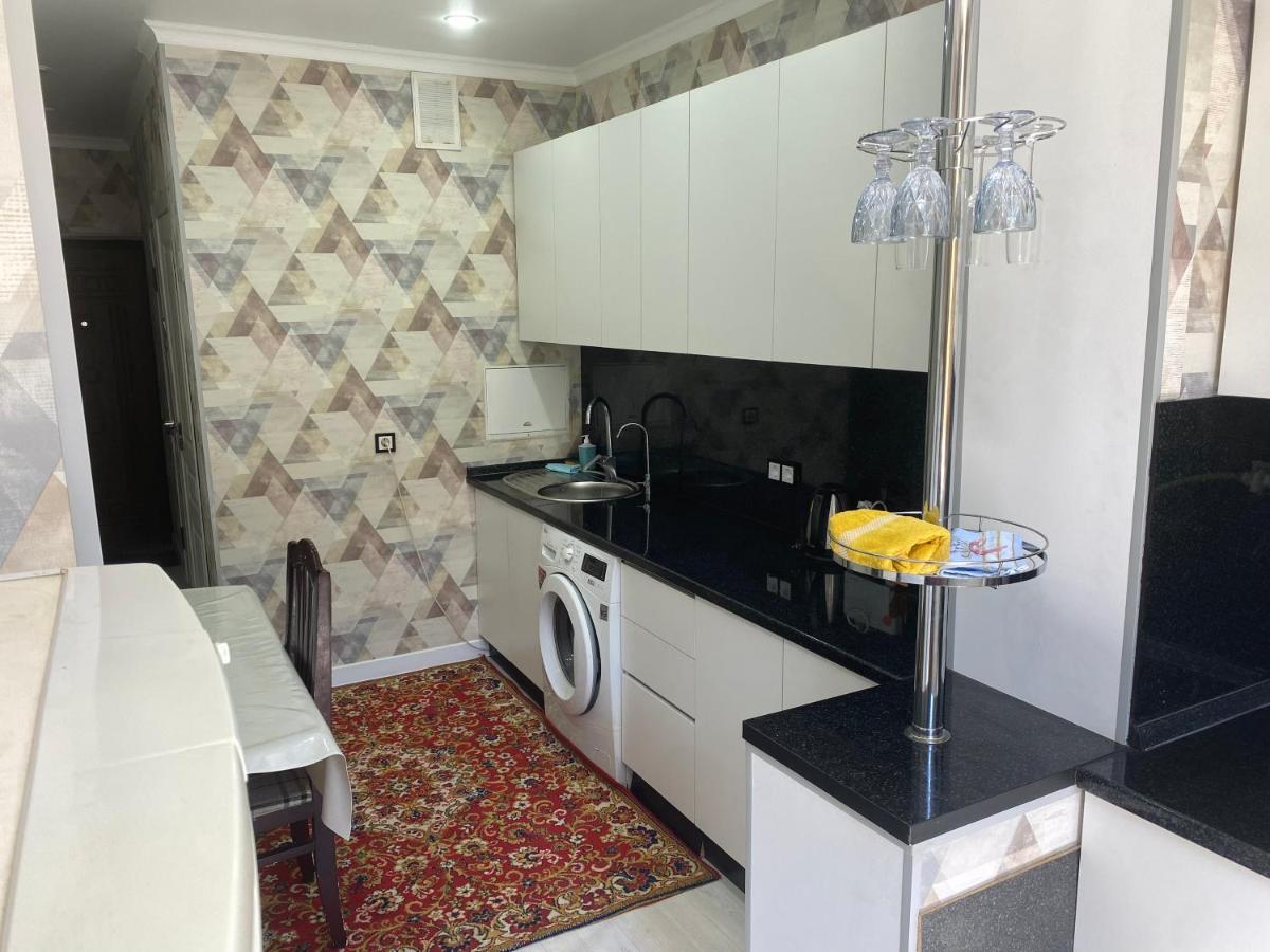Guldana Apartment Aktau  Bagian luar foto